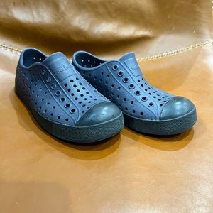 Black and gray size 12 Native Jefferson “Bloom” shoes